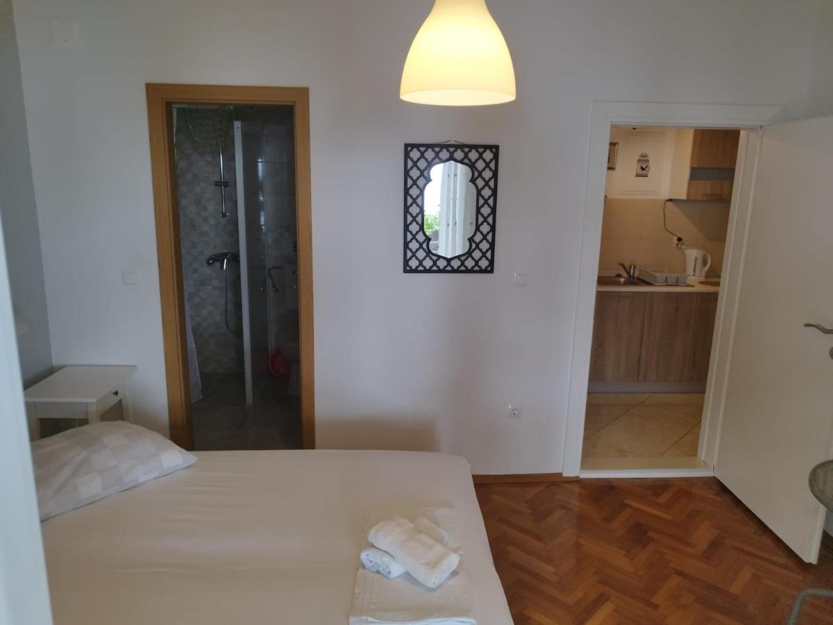 Apartments Mare - 150 M From Beach Brela Exterior photo